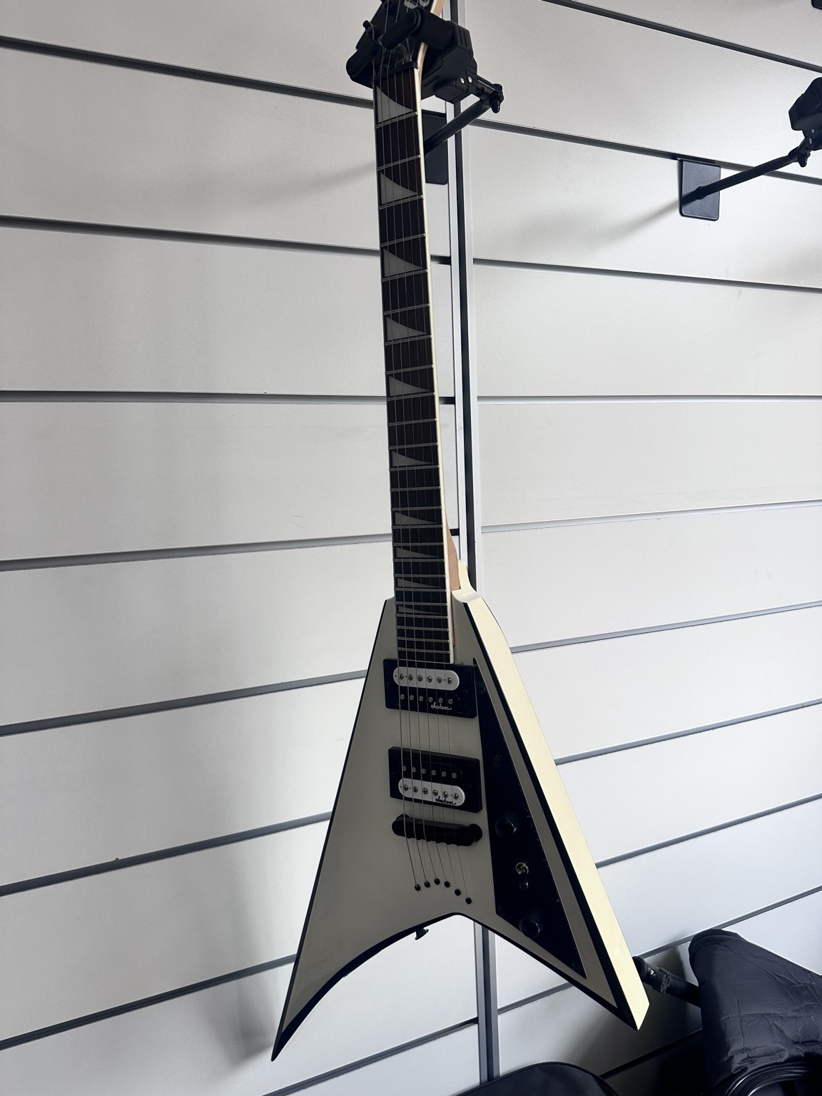 Jackson · V kasa elektro gitar — ürün fotoğrafı 1